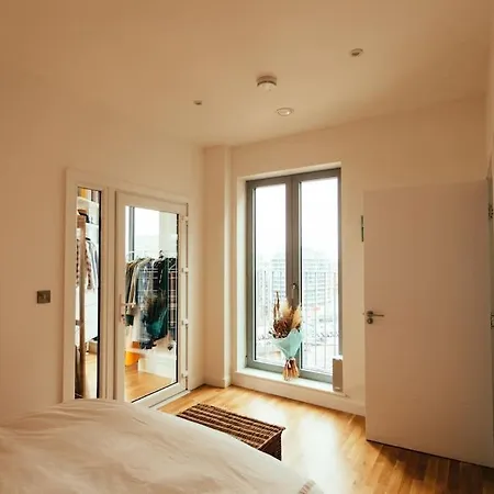 3 Bedroom Penthouse With Terrace And Skyline In Battersea London Exterior photo