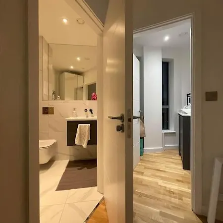 3 Bedroom Penthouse With Terrace And Skyline In Battersea London Exterior photo