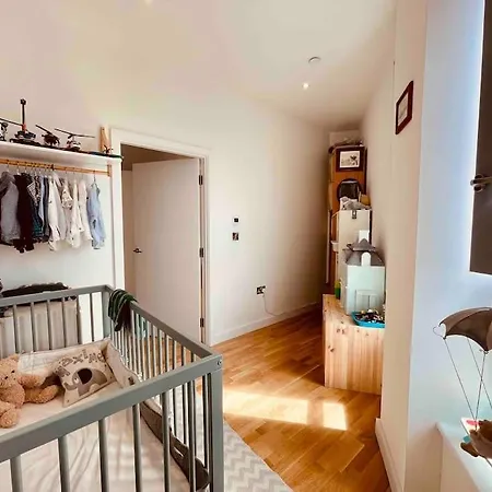 3 Bedroom Penthouse With Terrace And Skyline In Battersea London Exterior photo