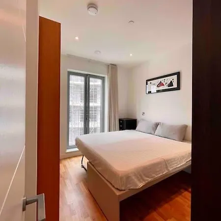 3 Bedroom Penthouse With Terrace And Skyline In Battersea London Exterior photo